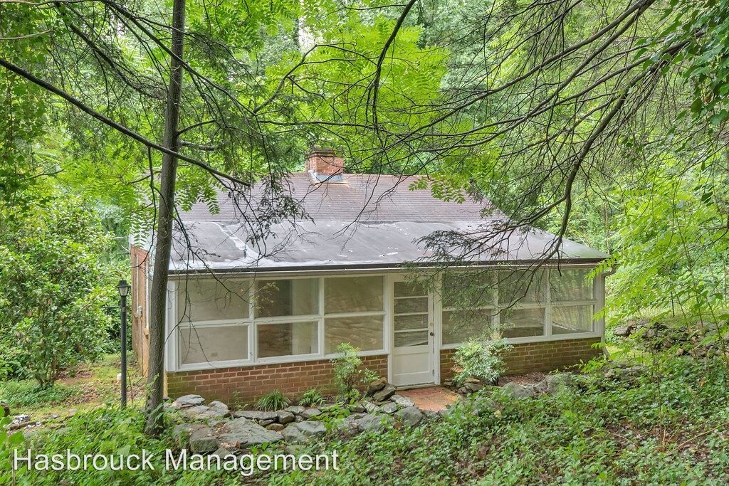 Primary Photo - 605 Shepards Hill Rd