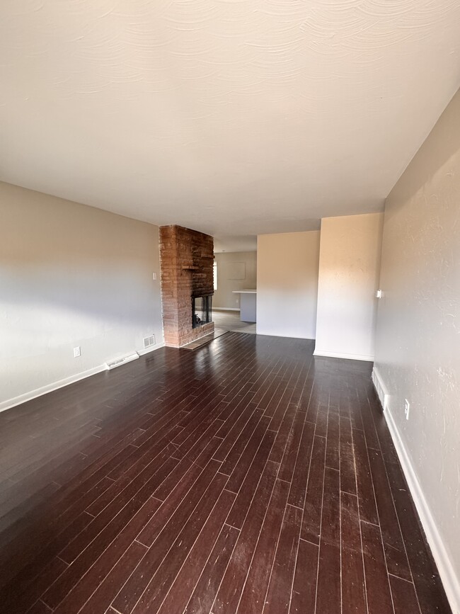 Building Photo - 10221 W 59th Pl