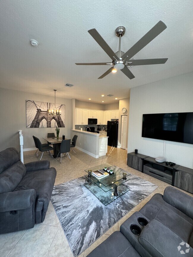 Picture of Cielo Townhomes-Donald Ross Shops Apartments for Rent with Extra ...