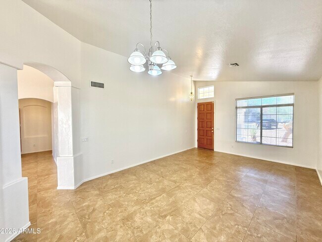 Foto del edificio - 13896 W Wilshire Dr