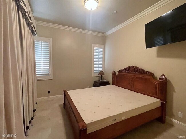 Building Photo - 5 br, 4.5 bath House - 16583 Silktree St