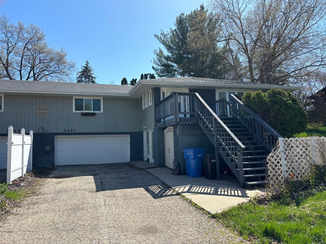 2421 White Oak Trail, Oregon, WI 53575 Townhome Rentals in Oregon WI