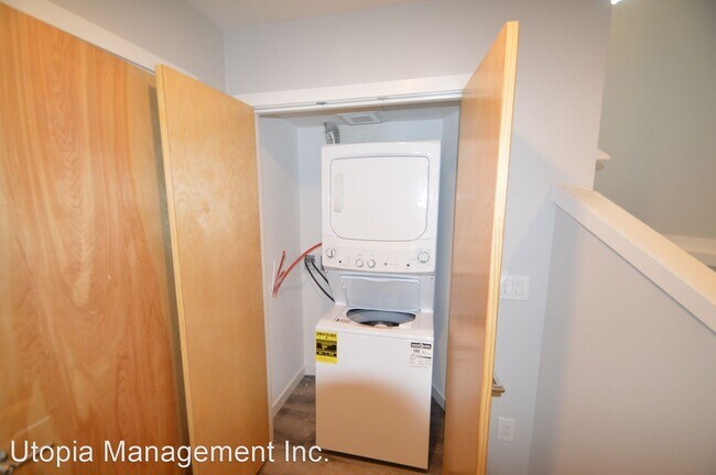 Building Photo - 2 br, 1.5 bath House - 4507 23rd Ave SW