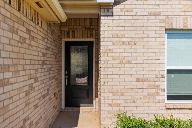 Foto del edificio - Spacious 4BR/2.5BA Home in El Reno — 2,213 Sq Ft, Move-In Ready
