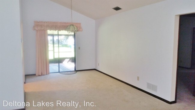 Building Photo - 52 Park Ln
