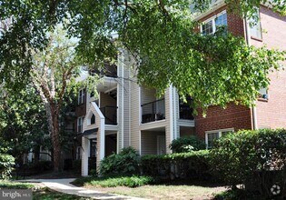 Building Photo - 3306 Wyndham Cir