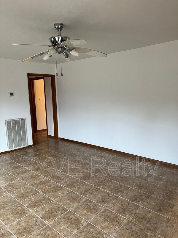 Building Photo - 4404 Tynemouth Dr