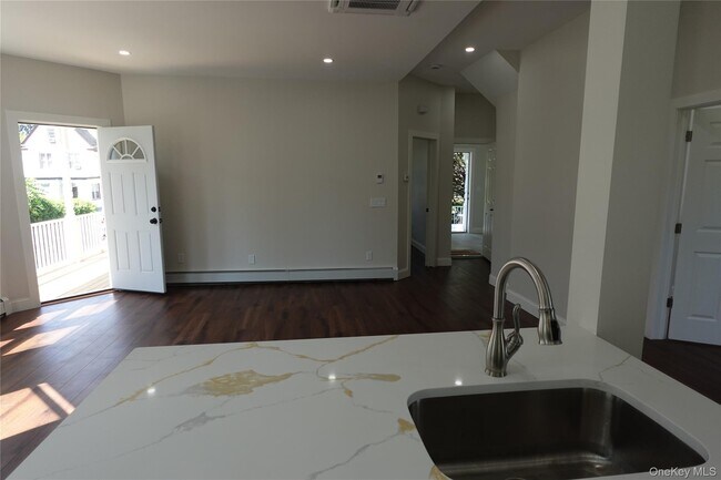 Foto del edificio - 47 Rich Ave