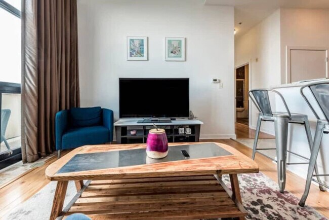 Foto del edificio - 715 N Church St