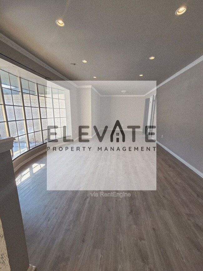 Foto del edificio - 1809 N Oakhill Rd