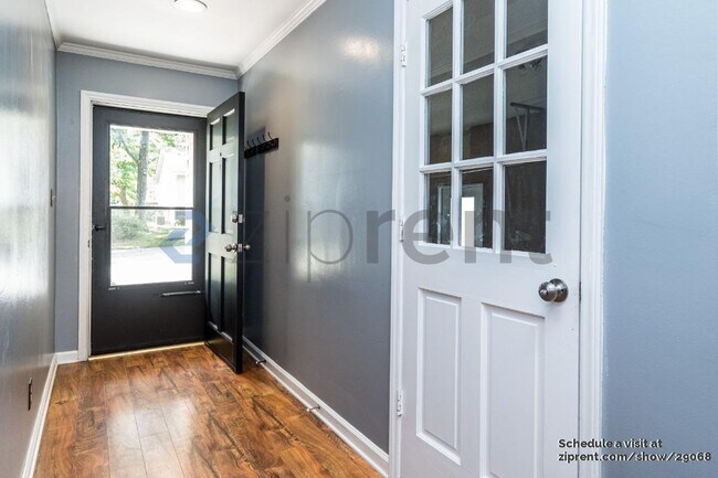 Foto del edificio - 3633 Meadow Creek Ln