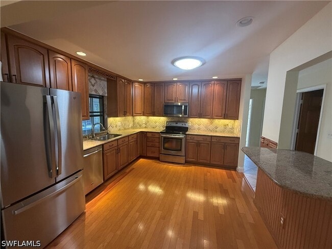 Foto del edificio - 5361 Hickory Wood Dr