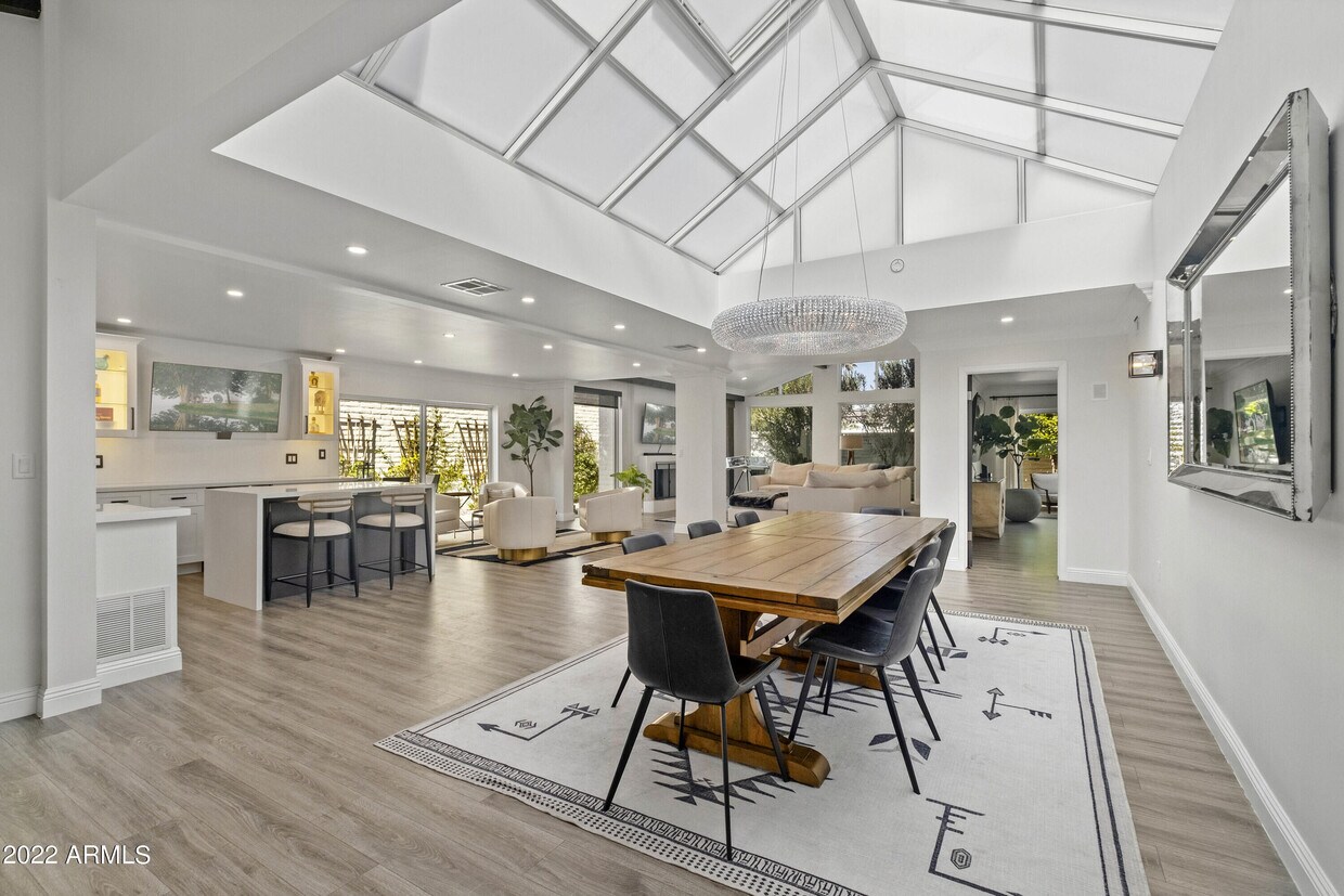 Foto principal - 7322 E Sierra Vista Dr