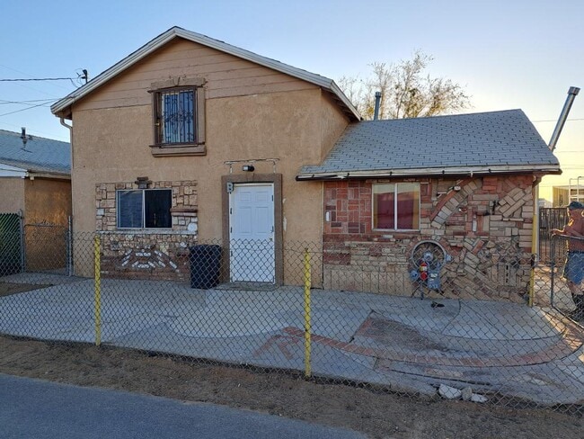 Building Photo - 11938 Lee Ave