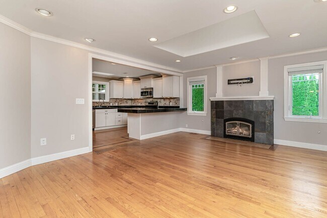 Building Photo - 3Bd/1.75Ba Kirkland Home