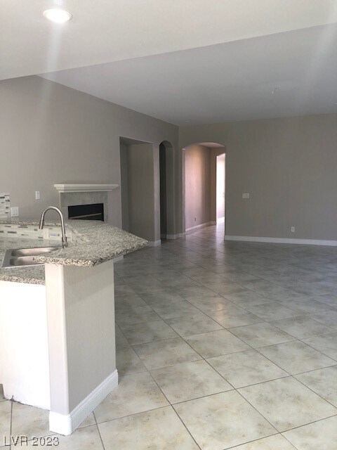 Foto del edificio - 8669 Green Ridge Ave