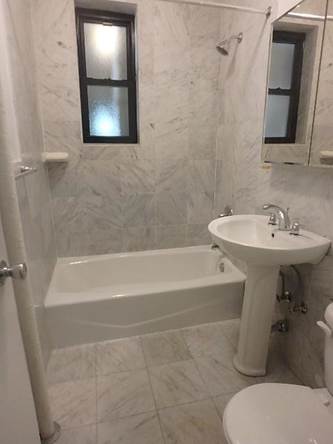 Foto del edificio - 4338 39th Pl