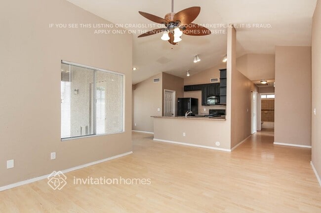 Building Photo - 9244 W Yucca St