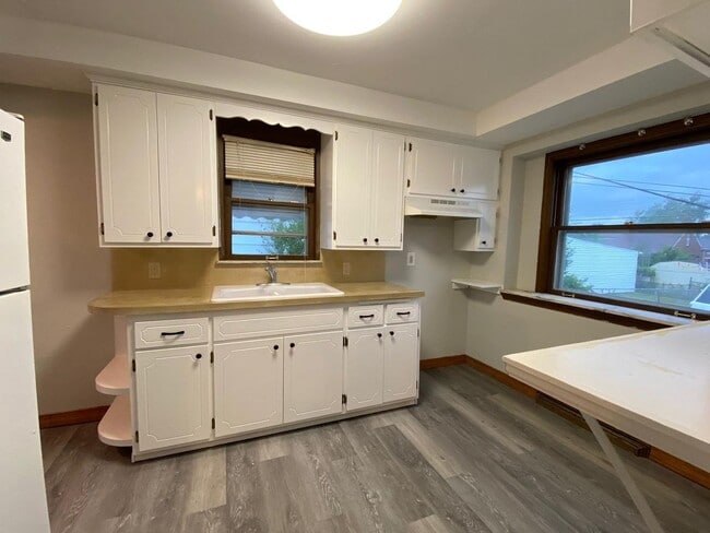 Building Photo - Perfect Home