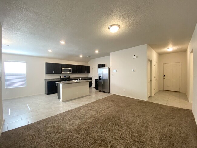 Building Photo - Enchanted Hills - 3BR/2Bath/Backyard Mountantain Views
