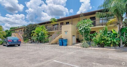 Building Photo - 10632 Woods Cir