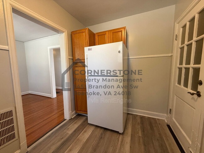 Building Photo - 355 Highland Ave SW