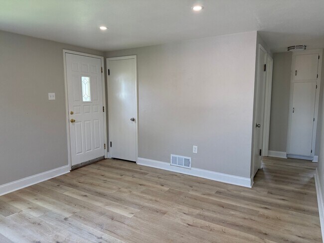 Foto del edificio - 733 Memory Ln