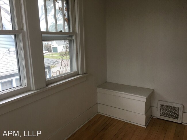 Building Photo - 3 br, 1 bath House - 1114 14th St N