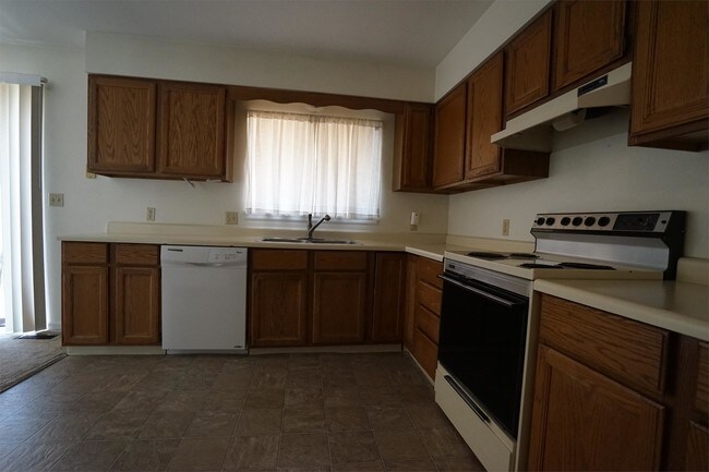 Foto del edificio - 6065 Otis St