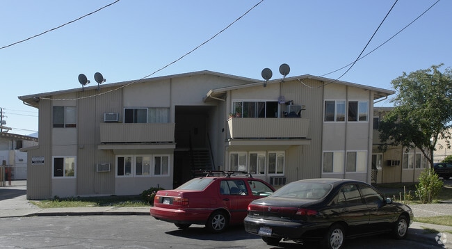 1520 Lacey Ct - Lacey Apartments