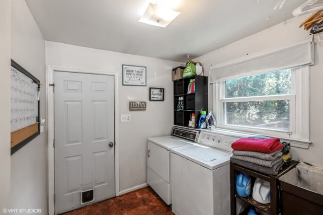 Photo - 7804 New London Dr House