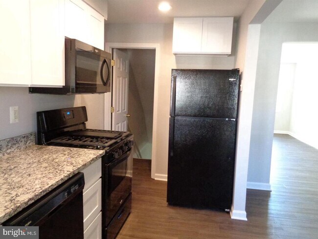 Foto del edificio - 7508 Lawrence Rd