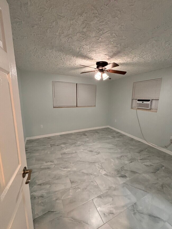 Building Photo - 4814 N Highland Ave