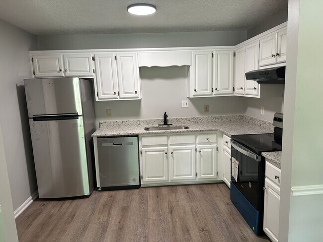 Foto del edificio - Charming 3-Bedroom Home in Athens, GA – Co...