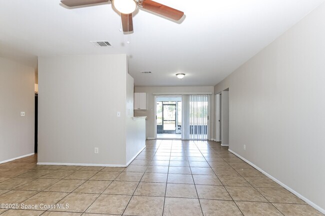 Building Photo - 2049 SE Talwood Ln