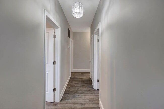 Building Photo - Beautiful Cape Cod 5 Bedroom