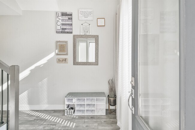 Foto del edificio - 8411 Hempstead Rd