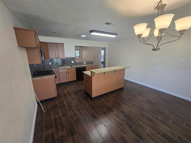 Foto del edificio - 508 Tarragon Ln