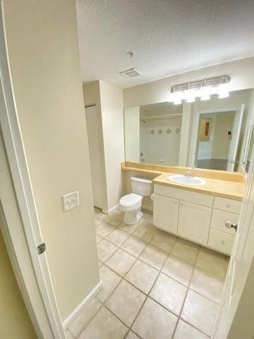 Foto del edificio - 9825 Baywinds Blvd