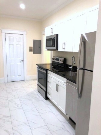 Foto del edificio - 19 Fairbanks St