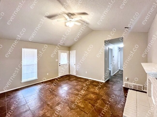 Foto del edificio - 3455 Lynnfield Cove