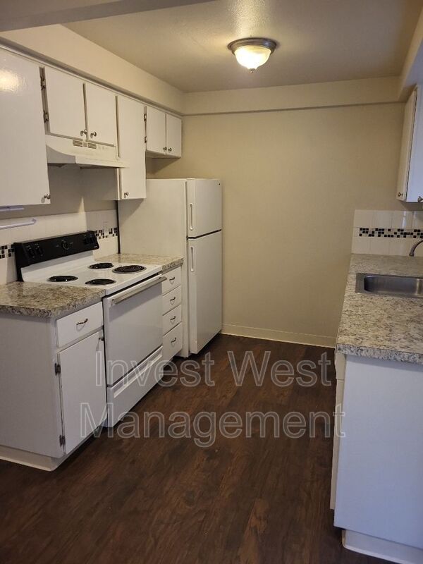 Foto del edificio - 2815 E 19th St