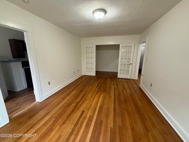 Building Photo - 436 Main St