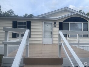 Building Photo - 350 Mockingbird Dr