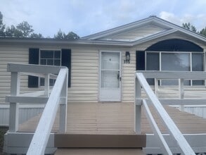 Building Photo - 350 Mockingbird Dr