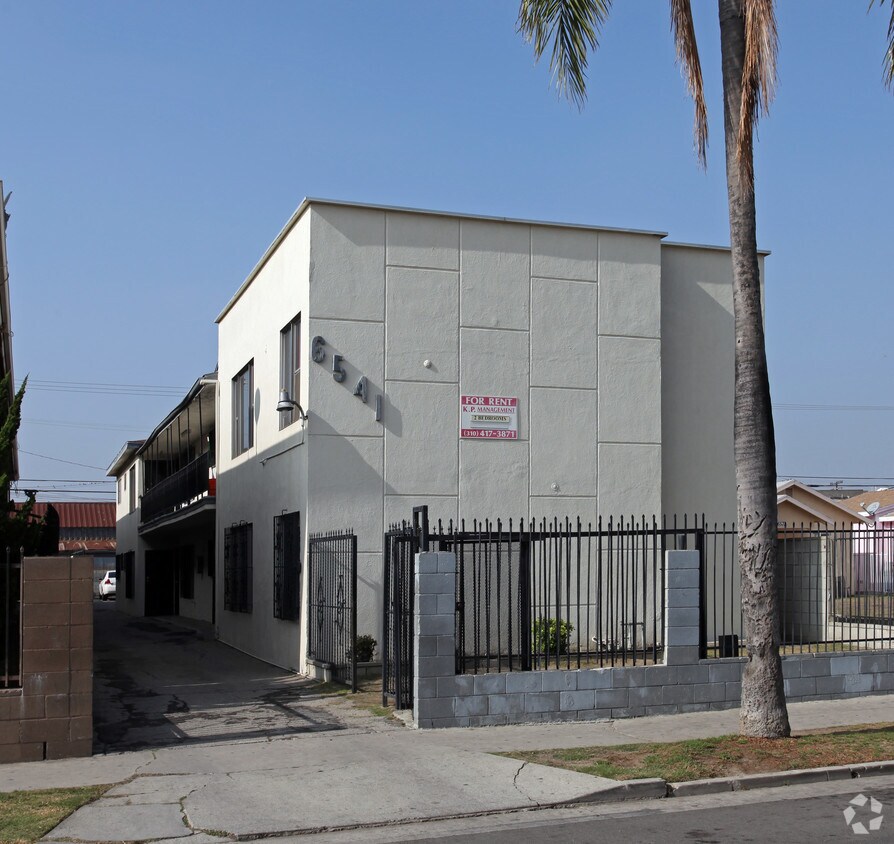 Foto del edificio - 6541 Brynhurst Ave