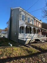 Building Photo - 118 Main St