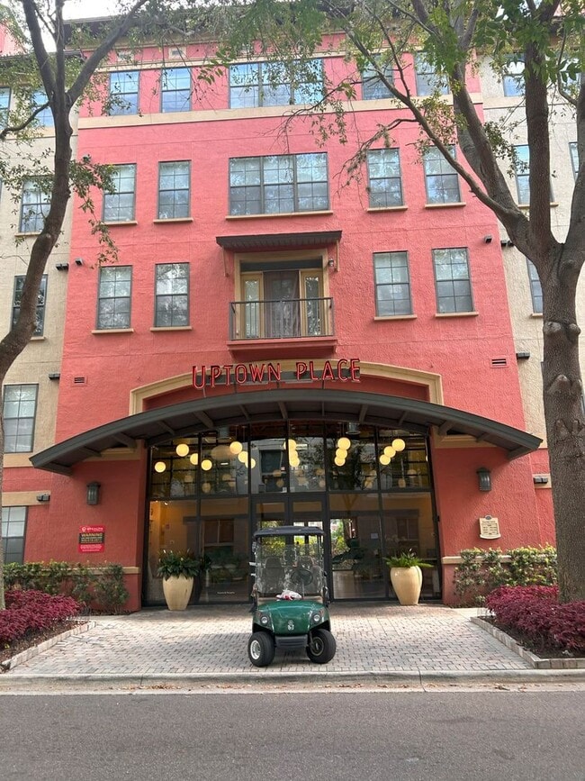 Foto del edificio - Beautiful 1/1 in Uptown Place!!