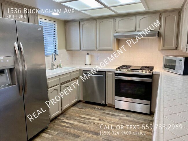Building Photo - $2,150 Clovis Home 3 Bedroom 2 Bath, Ashla...