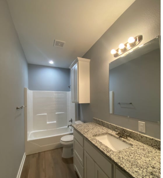 Building Photo - 204 Pecan Hollow St